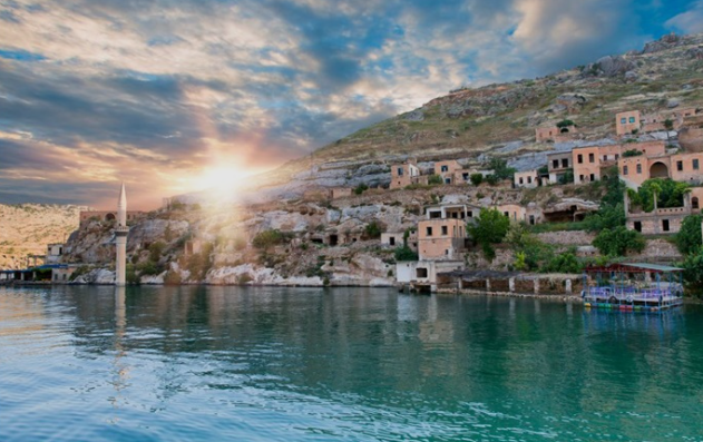 Güneydoğu Anadolu Bölgesi taş mimari ve şehir manzarası