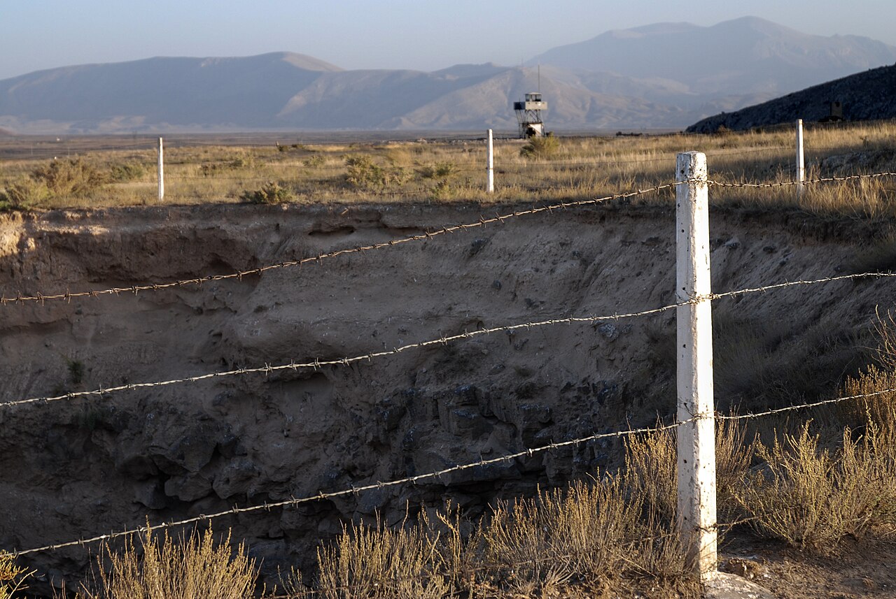 Meteor Çukuru, Ağrı