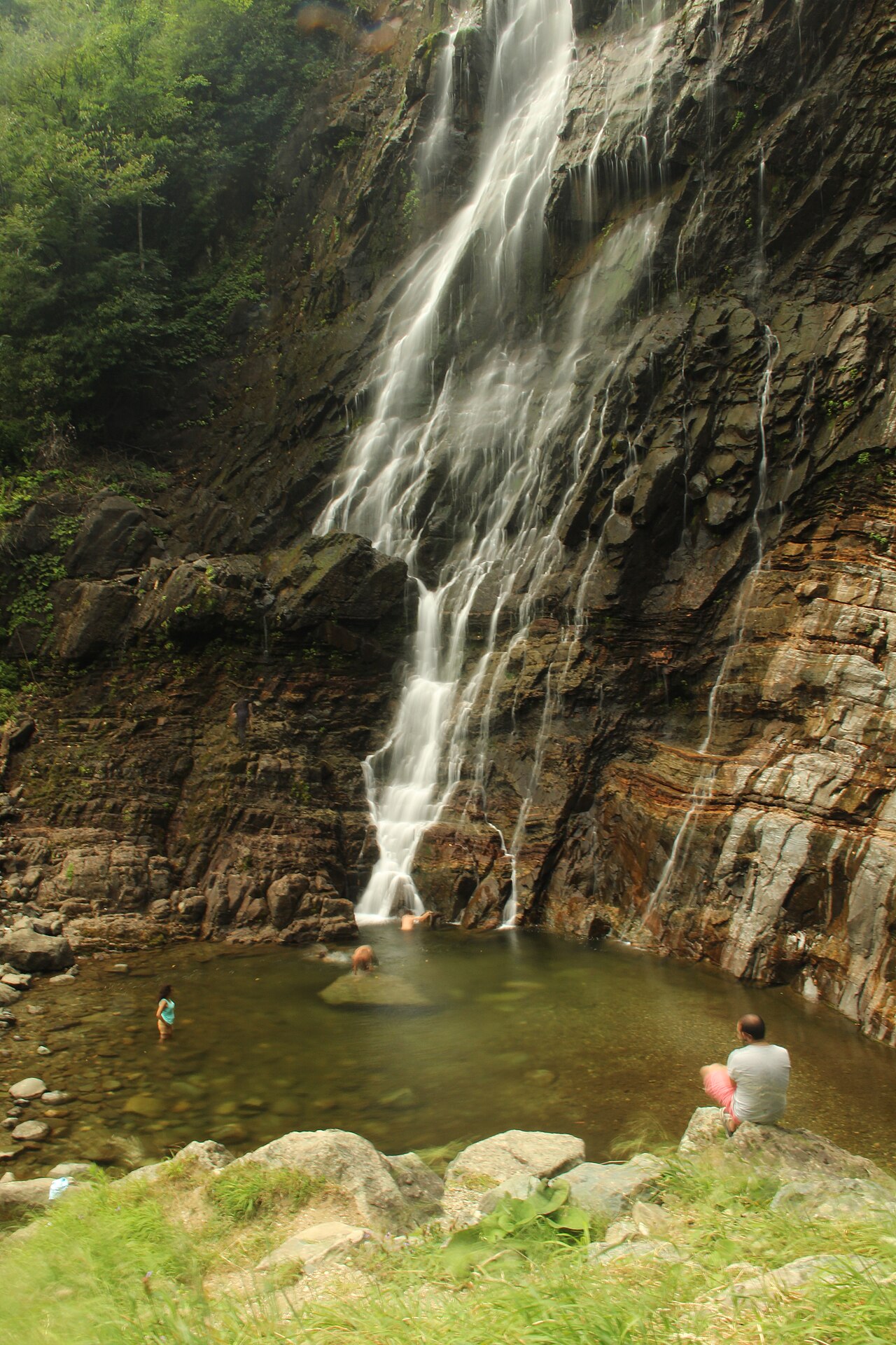 Mençuna Şelalesi, Artvin