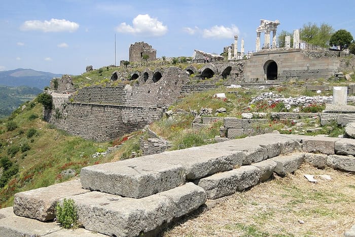 Bergama Akropolü, İzmir