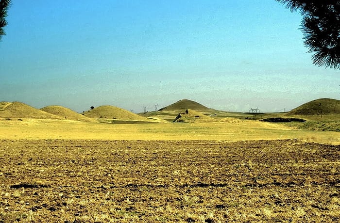 Bintepeler Lidya Tümülüsleri, Manisa