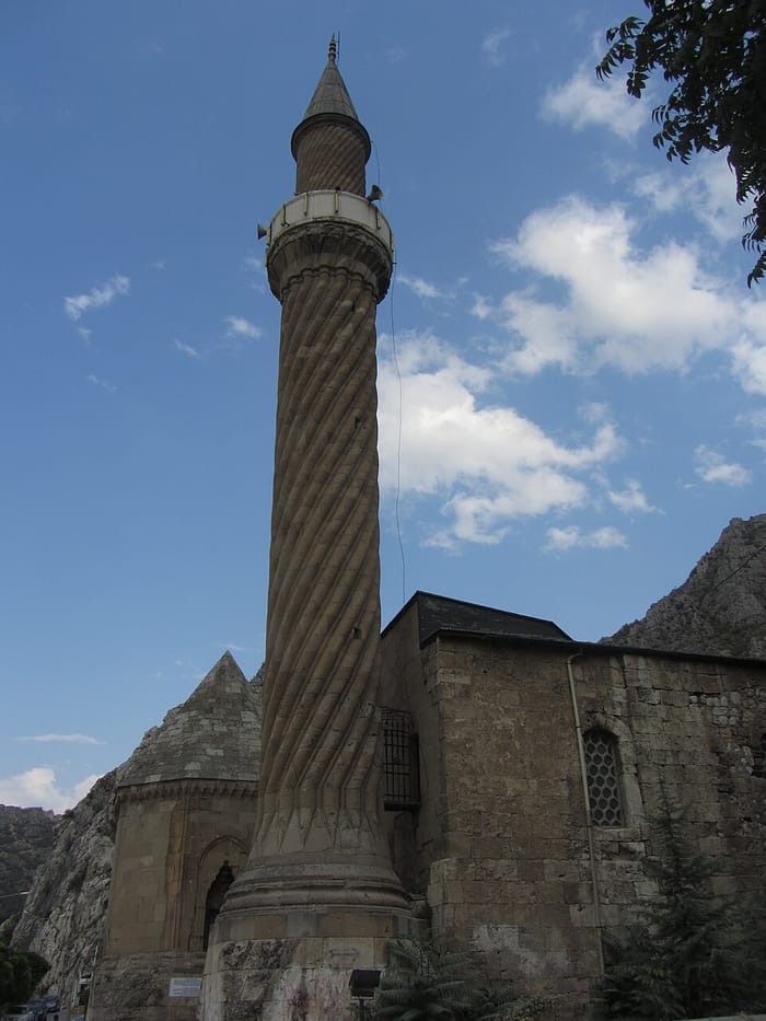 Burmalı Minare Camii, Amasya