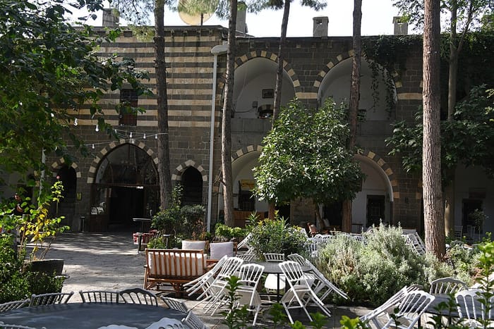 Deliller Hanı, Diyarbakır