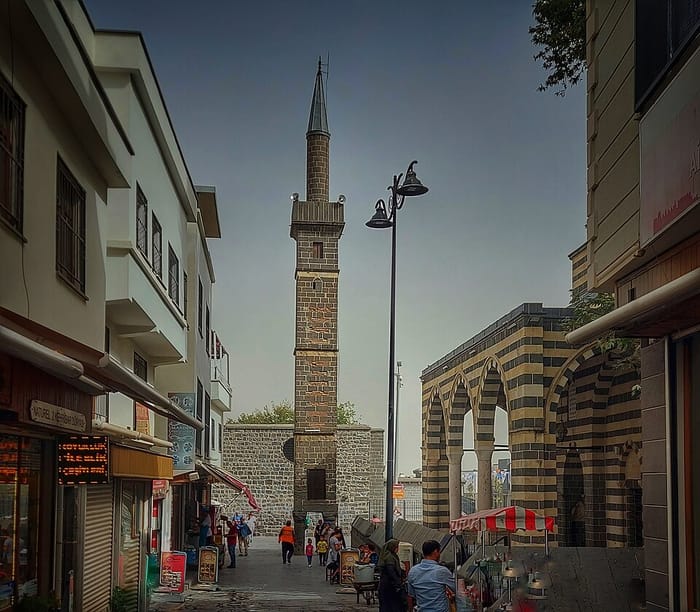 Dört Ayaklı Minare, Diyarbakır