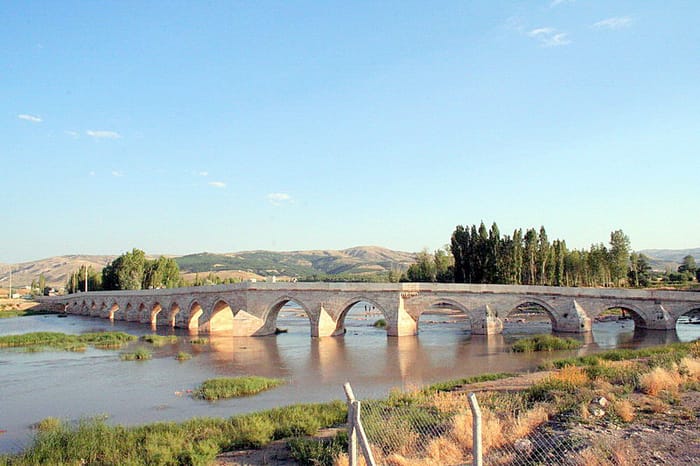 Eğri Köprü, Kızılırmak, Sivas