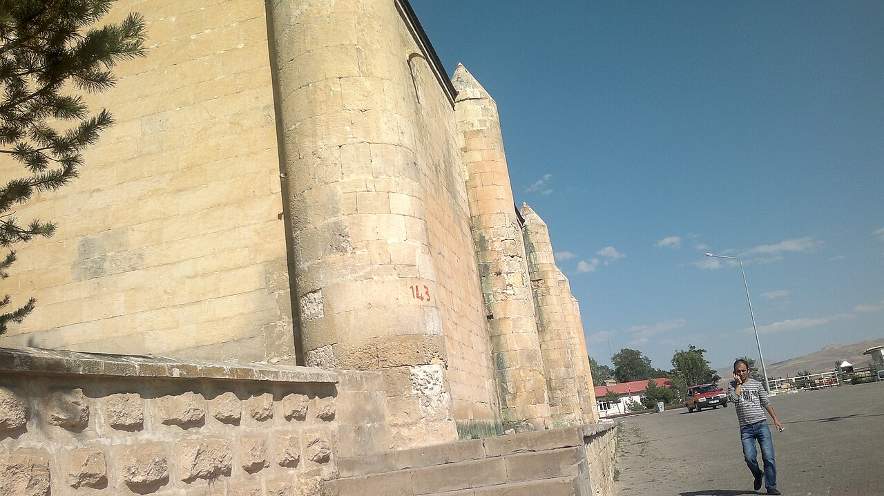 Kervansaray Mamahatun, Erzincan
