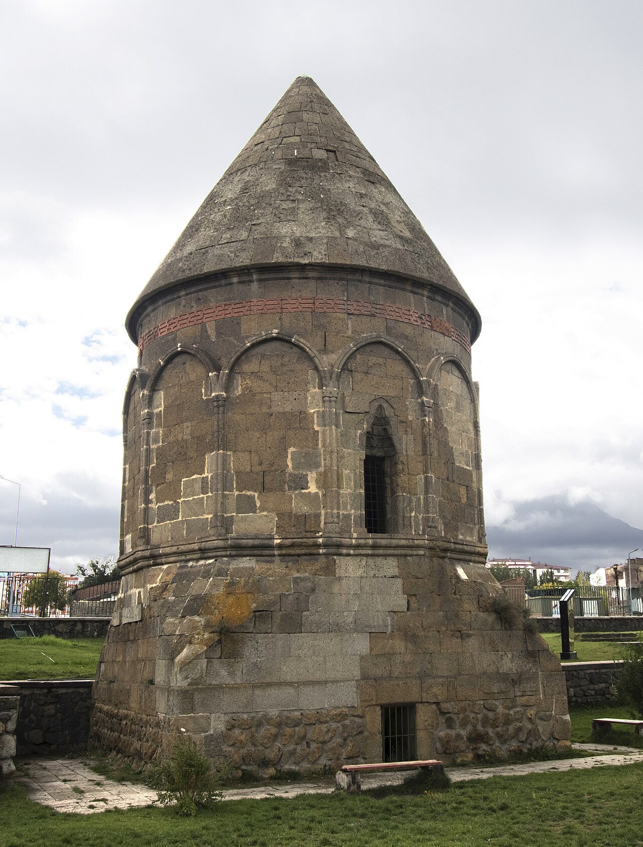 Üç Kümbetler, Erzurum