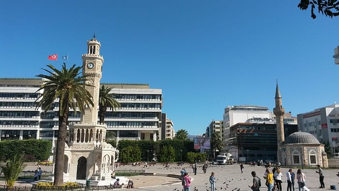 Konak Meydanı, İzmir