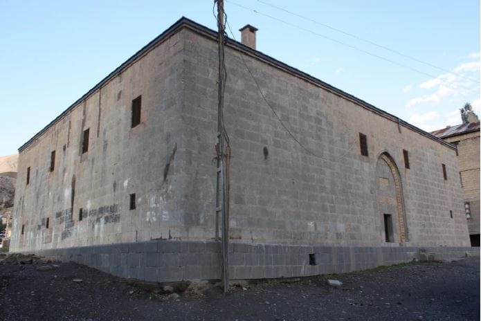 Meydan Medresesi, Hakkari