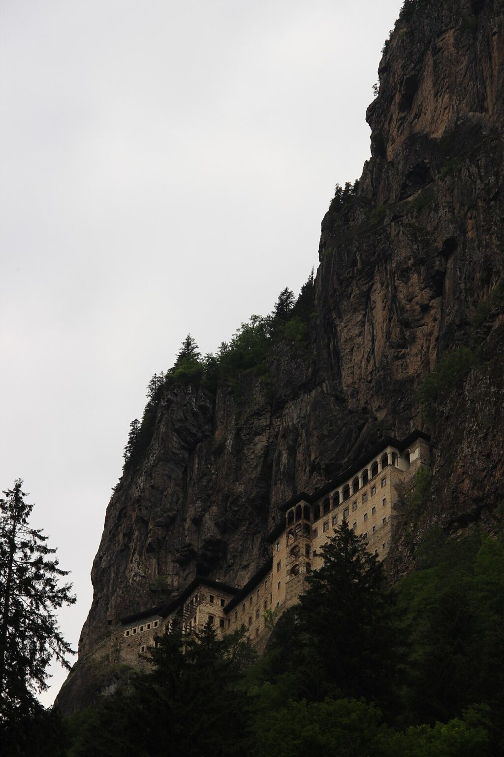 Kayalığa yaslı Sümela Manastırı, Trabzon