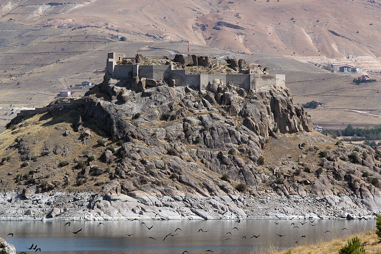 Pertek Kalesi, Tunceli