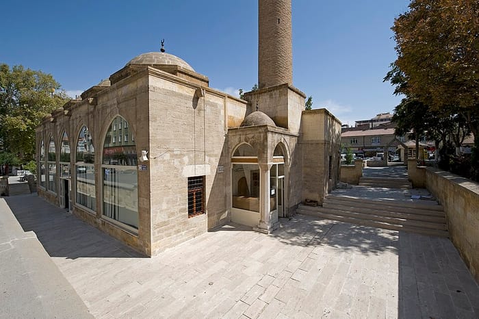 Yunus Emre Camii ve Türbesi, Karaman