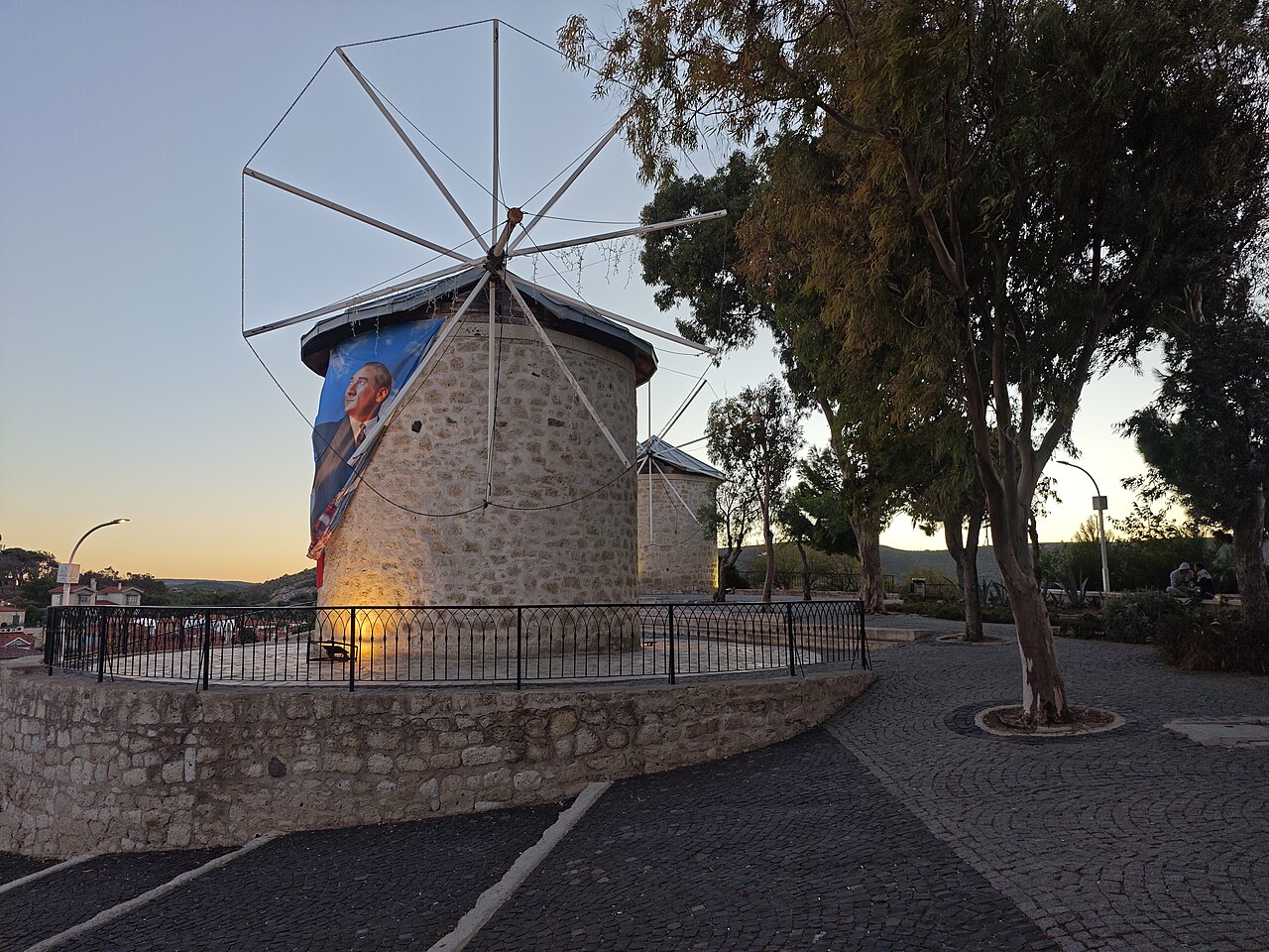 Alaçatı yel değirmenleri, İzmir