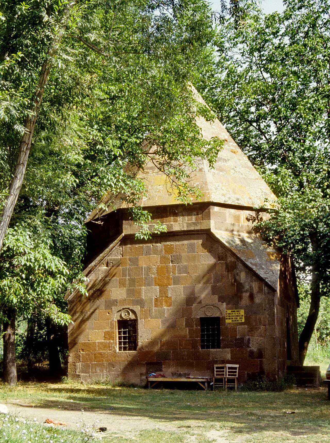 Anonim Kümbet, Bitlis