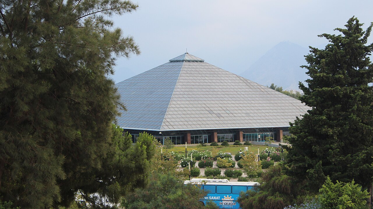 Antalya Cam Piramit Kongre Merkezi, Antalya