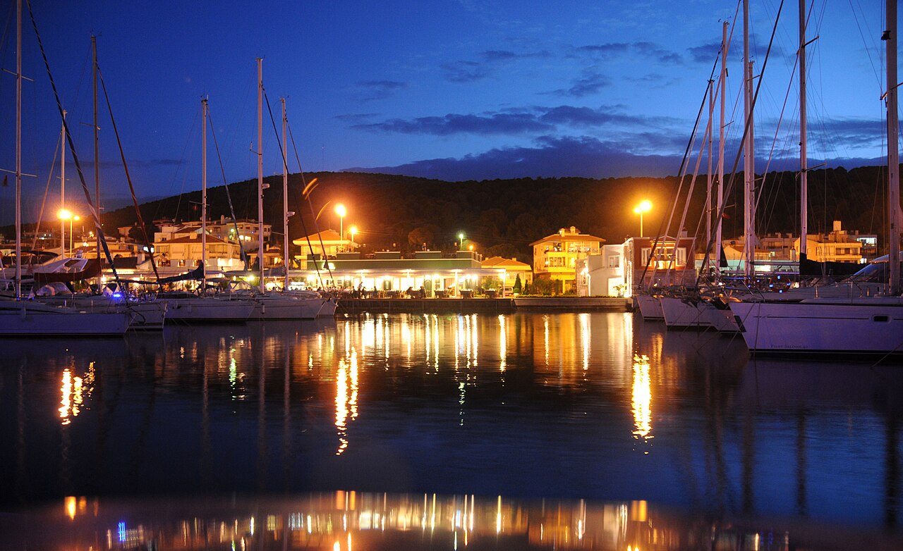 Çeşme Marina, Izmir