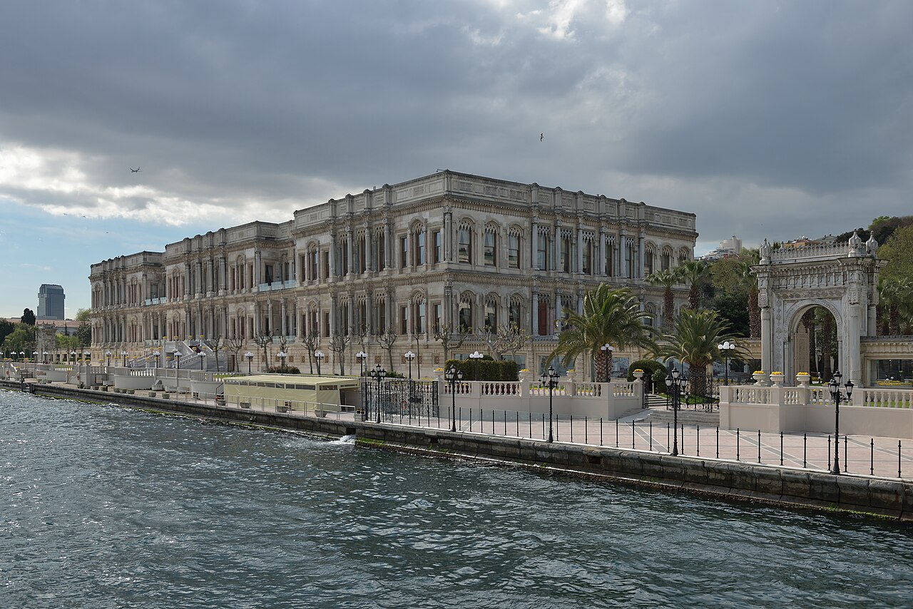 Çırağan Sarayı, İstanbul