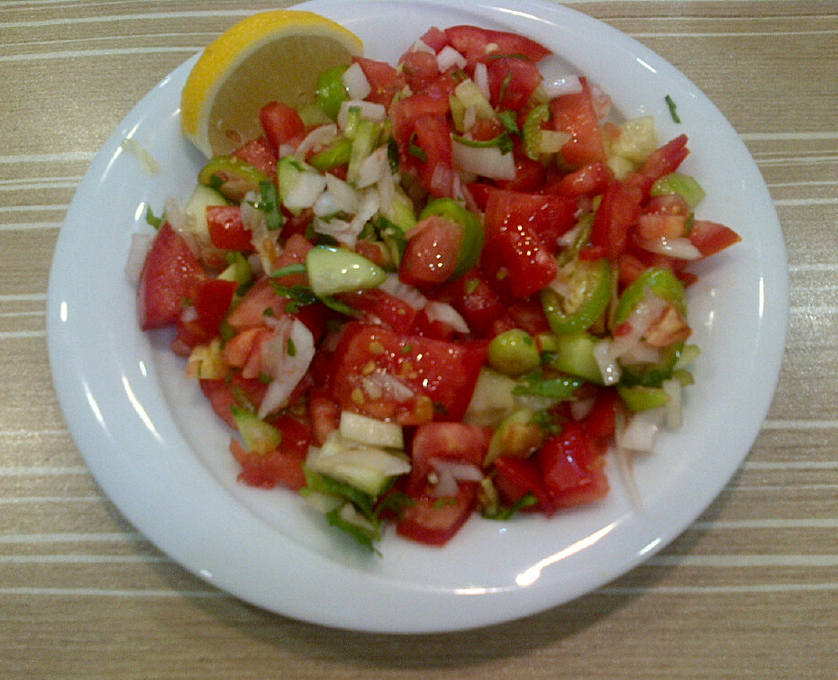 Ayaş Domatesi Salatası - Ankara yöresel yemeği