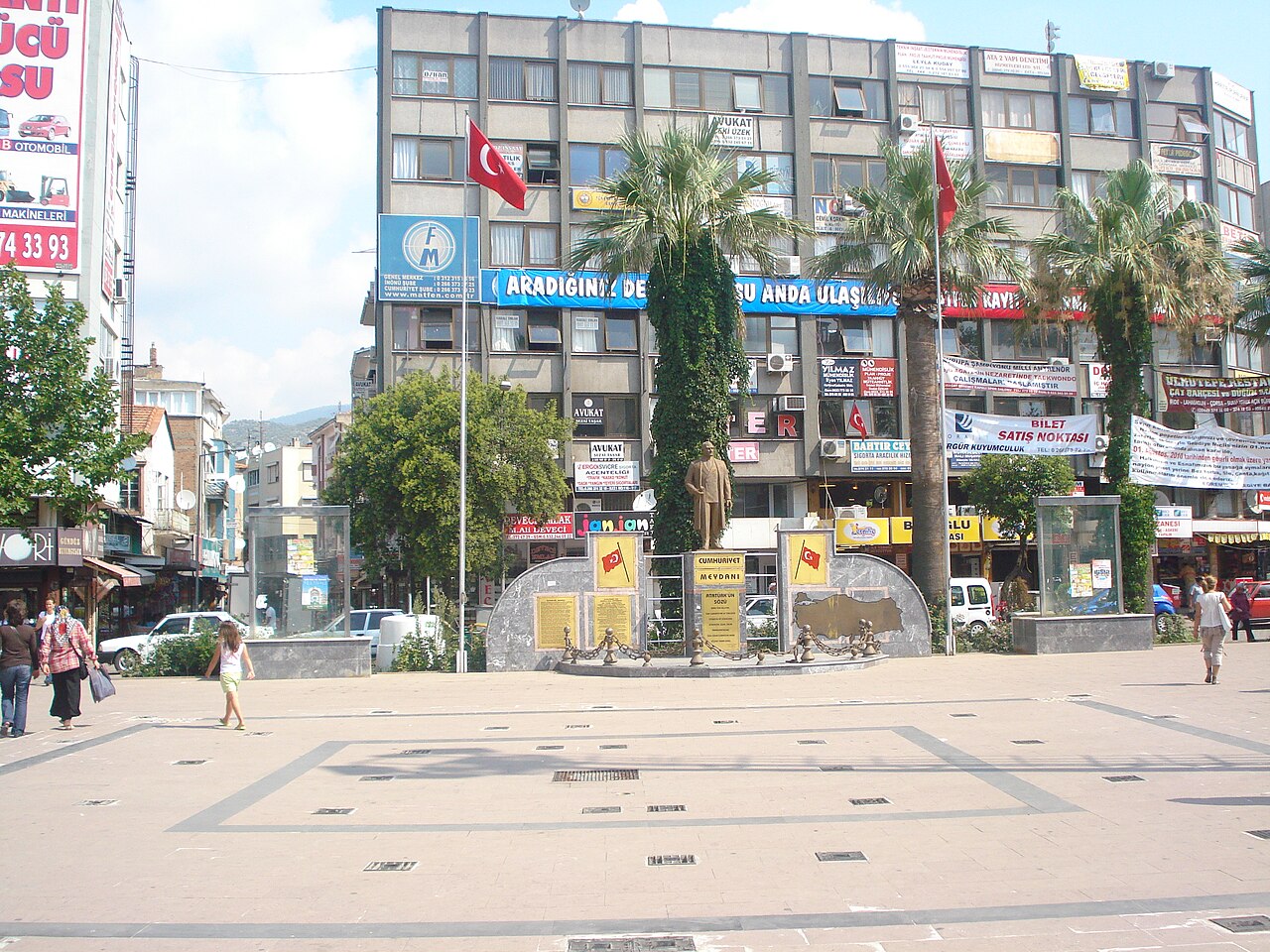 Edremit Cumhuriyet Meydanı, Balikesir