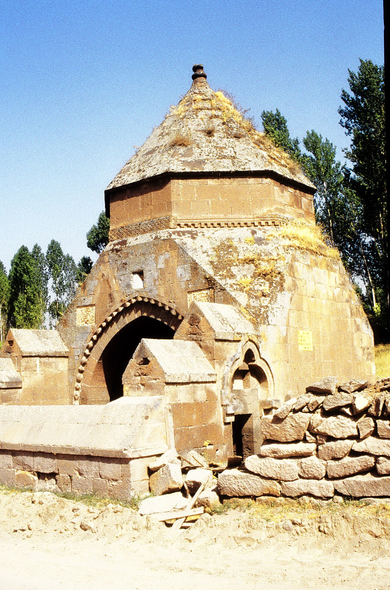 Emir Ali Kümbeti, Bitlis