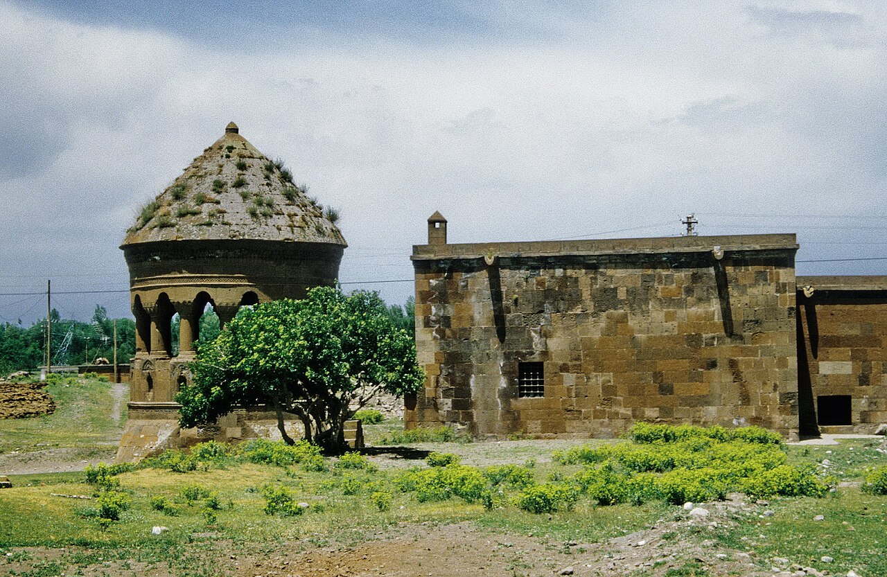 Emir Bayındır Kümbeti, Bitlis