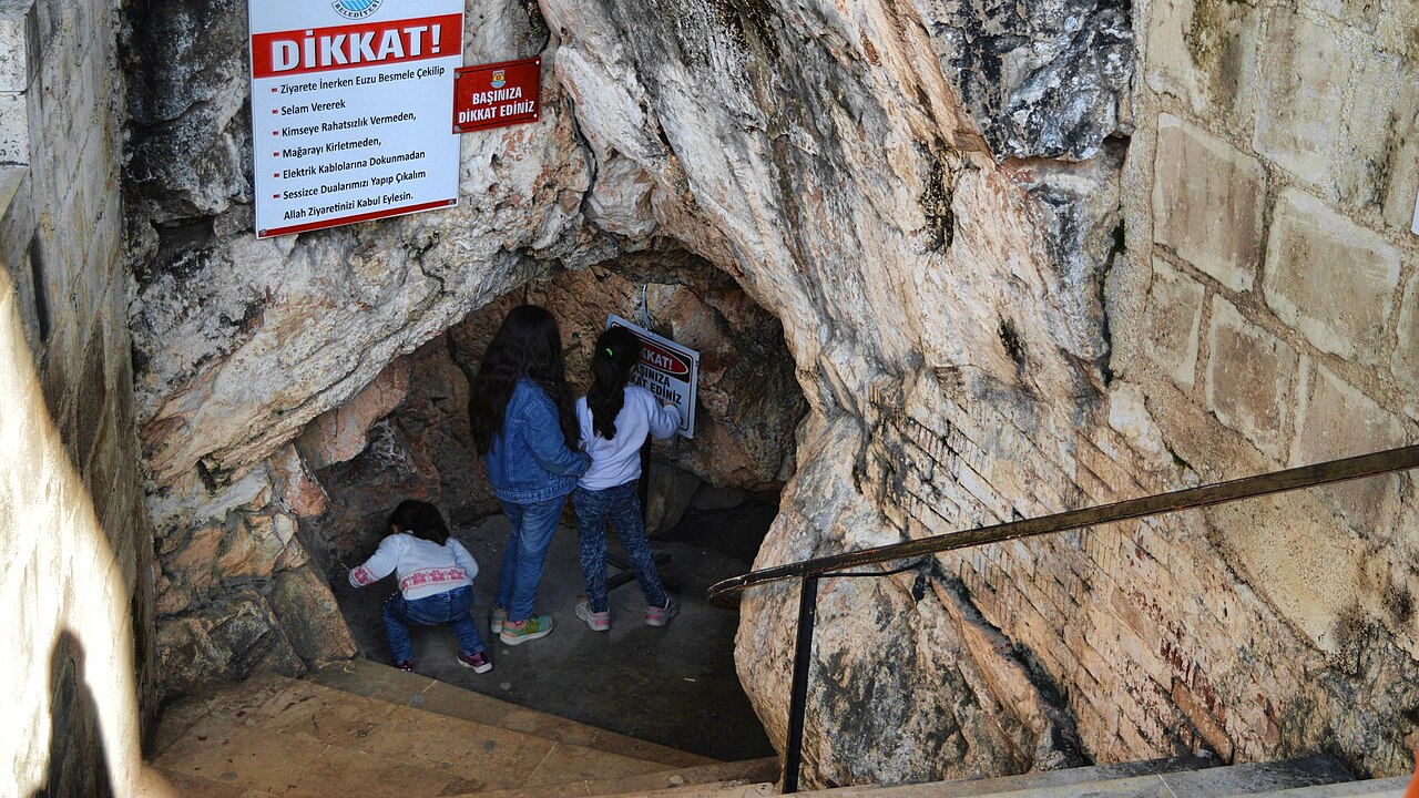 Eshab-ı Kehf Mağarası, Mersin