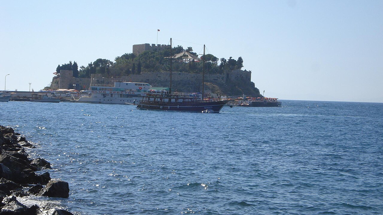 Güvercinada Kalesi, Aydın