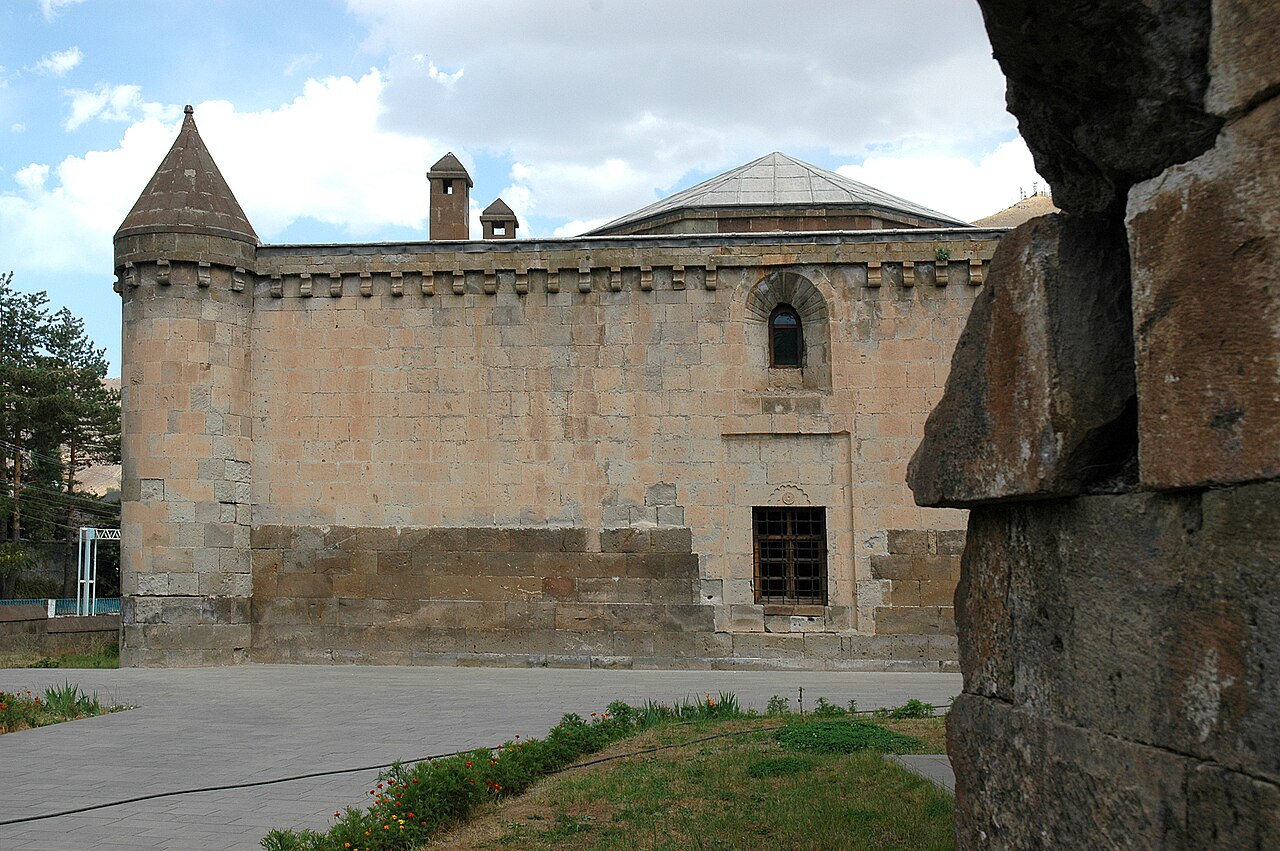 İhlasiye Medresesi ve Külliyesi, Bitlis