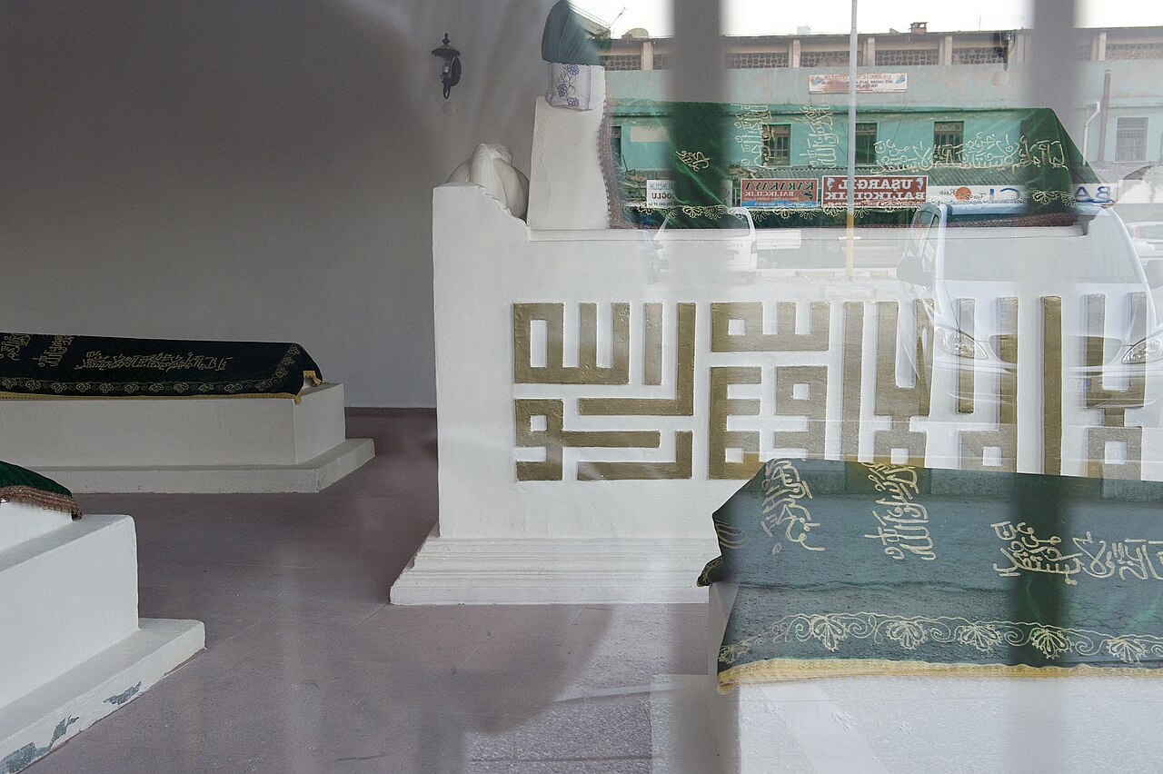 Karesi Bey Türbesi, Balikesir