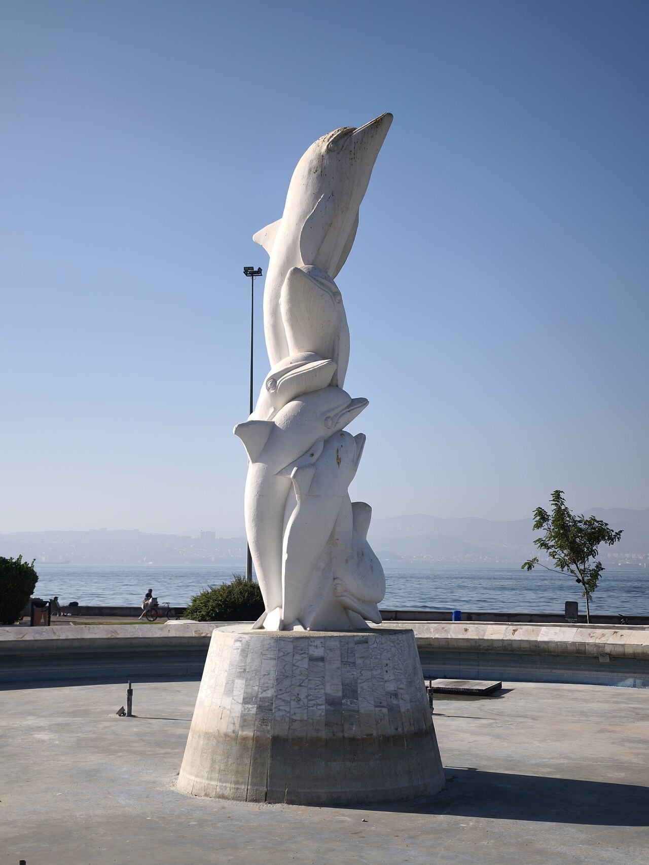 Karşıyaka Sahili, Izmir