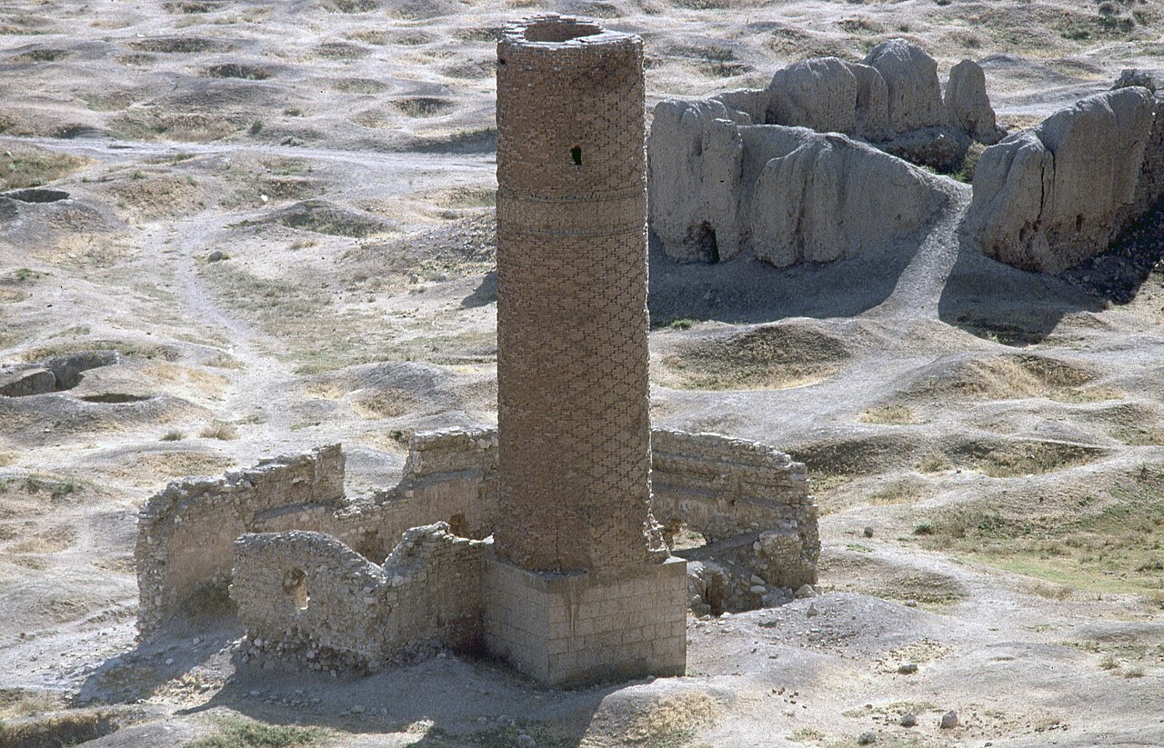 Kızıl Minareli Camii, Van