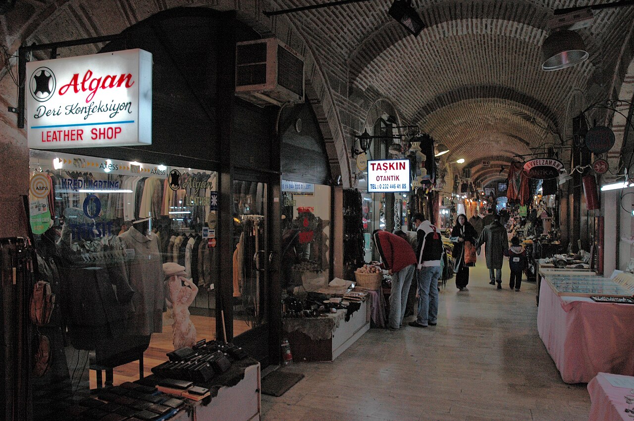 Kızlarağası Hanı, İzmir