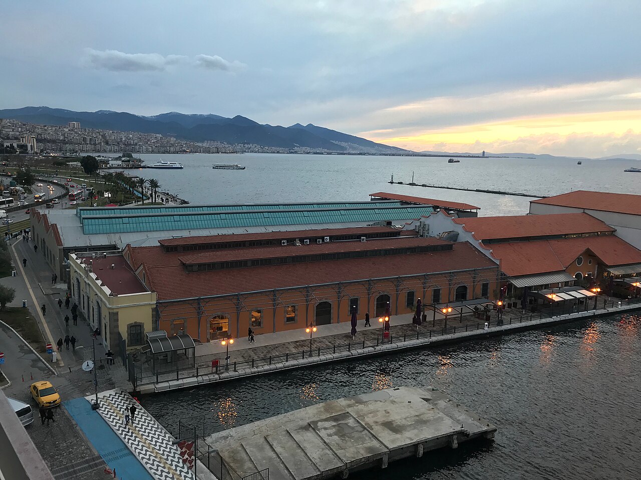 Konak Pier, Izmir