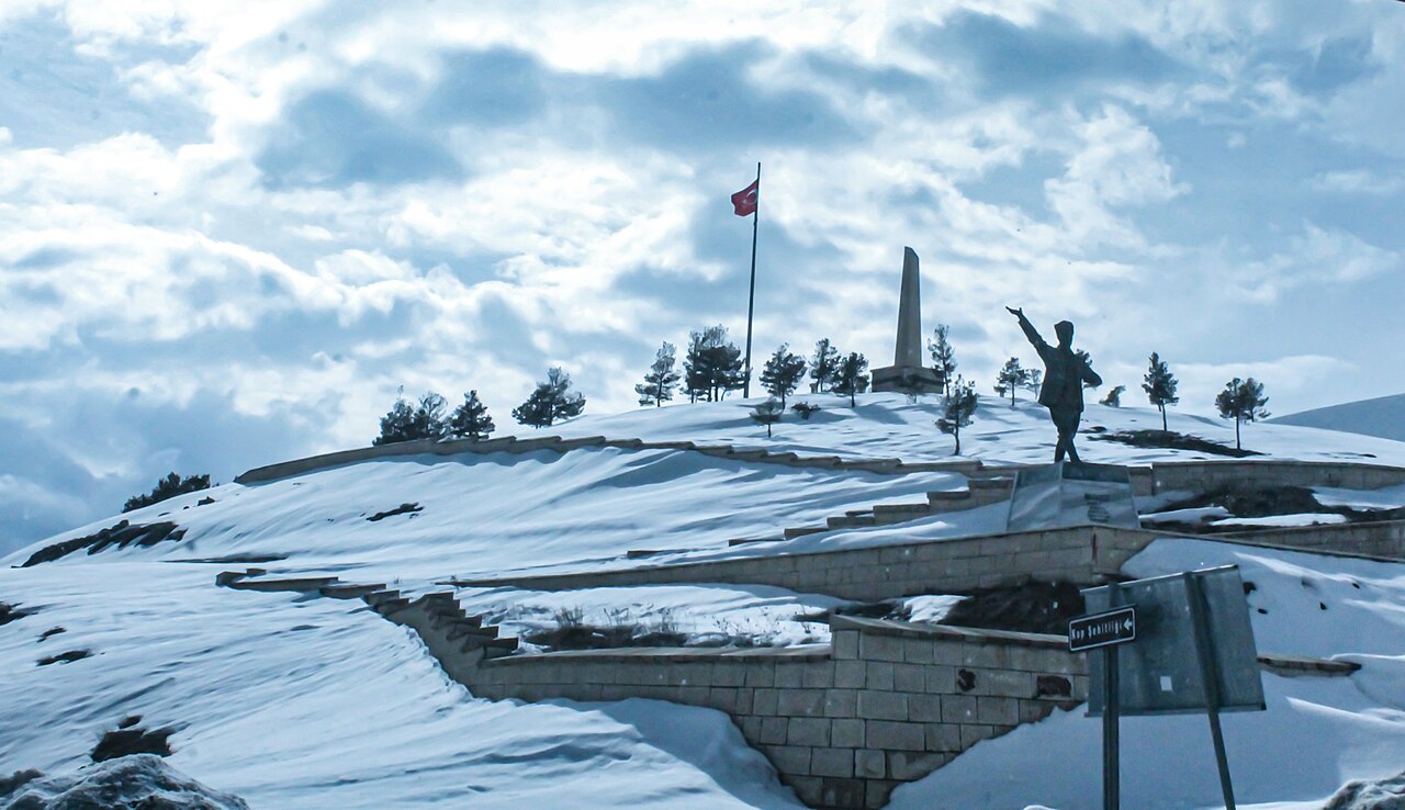 Kop Şehitler Abidesi, Erzurum