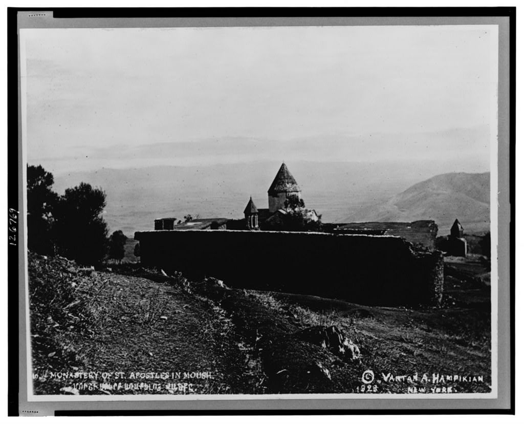 Kutsal Havariler Manastırı, Mus