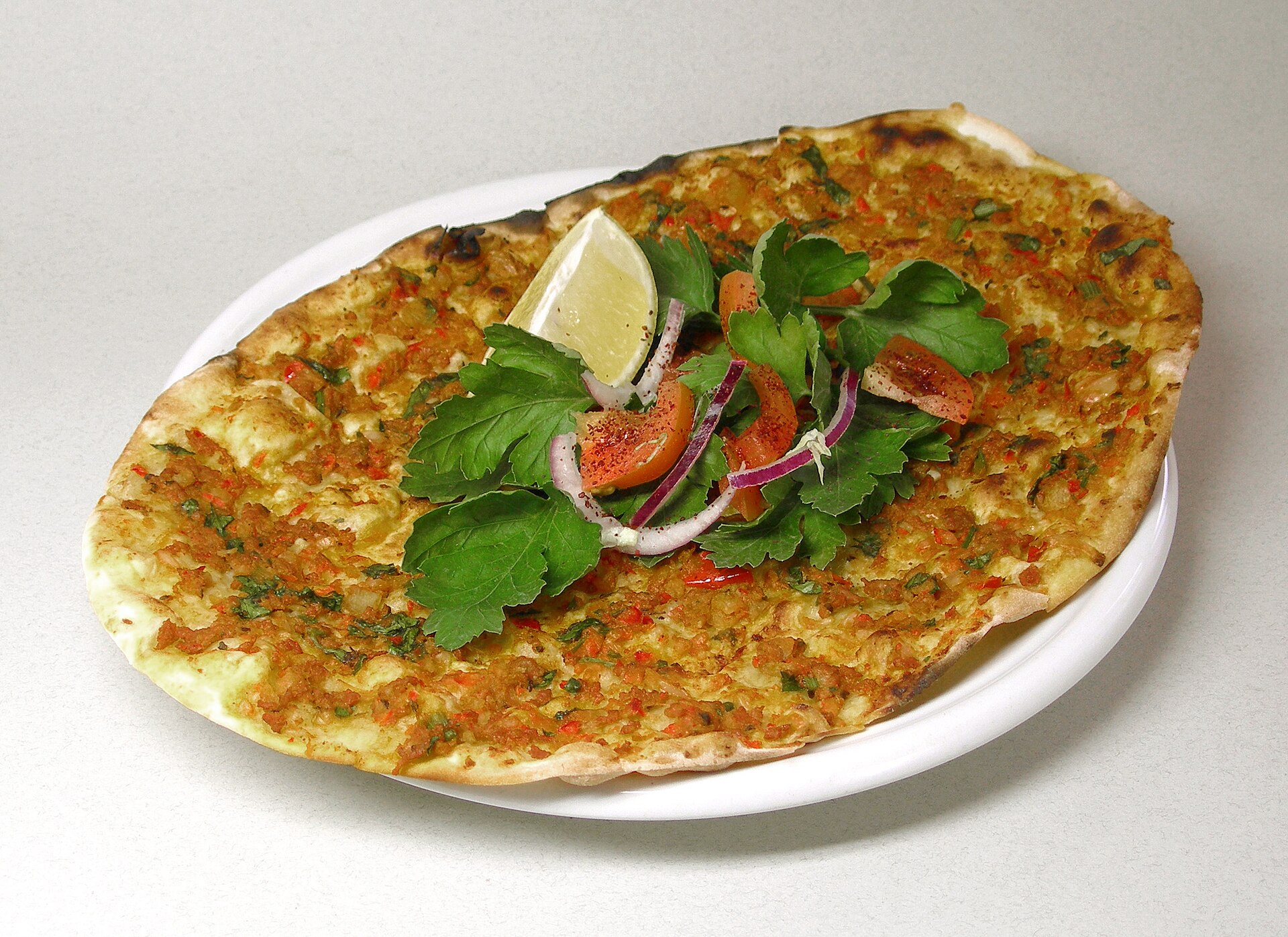 Lahmacun - Şanlıurfa yöresel yemeği