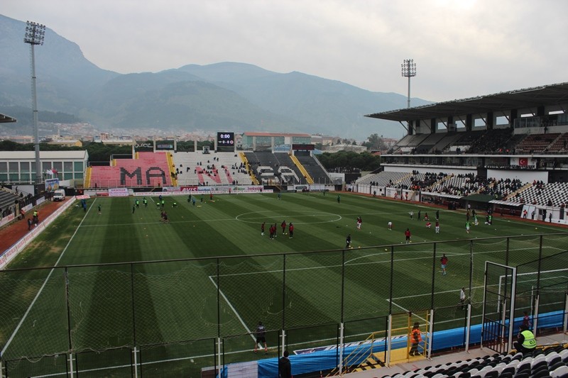 Manisa 19 Mayıs Stadyumu, Manisa