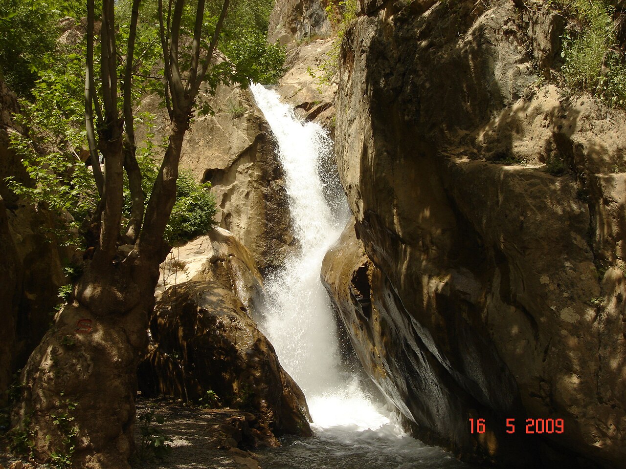 Nehri Şelalesi, Hakkari