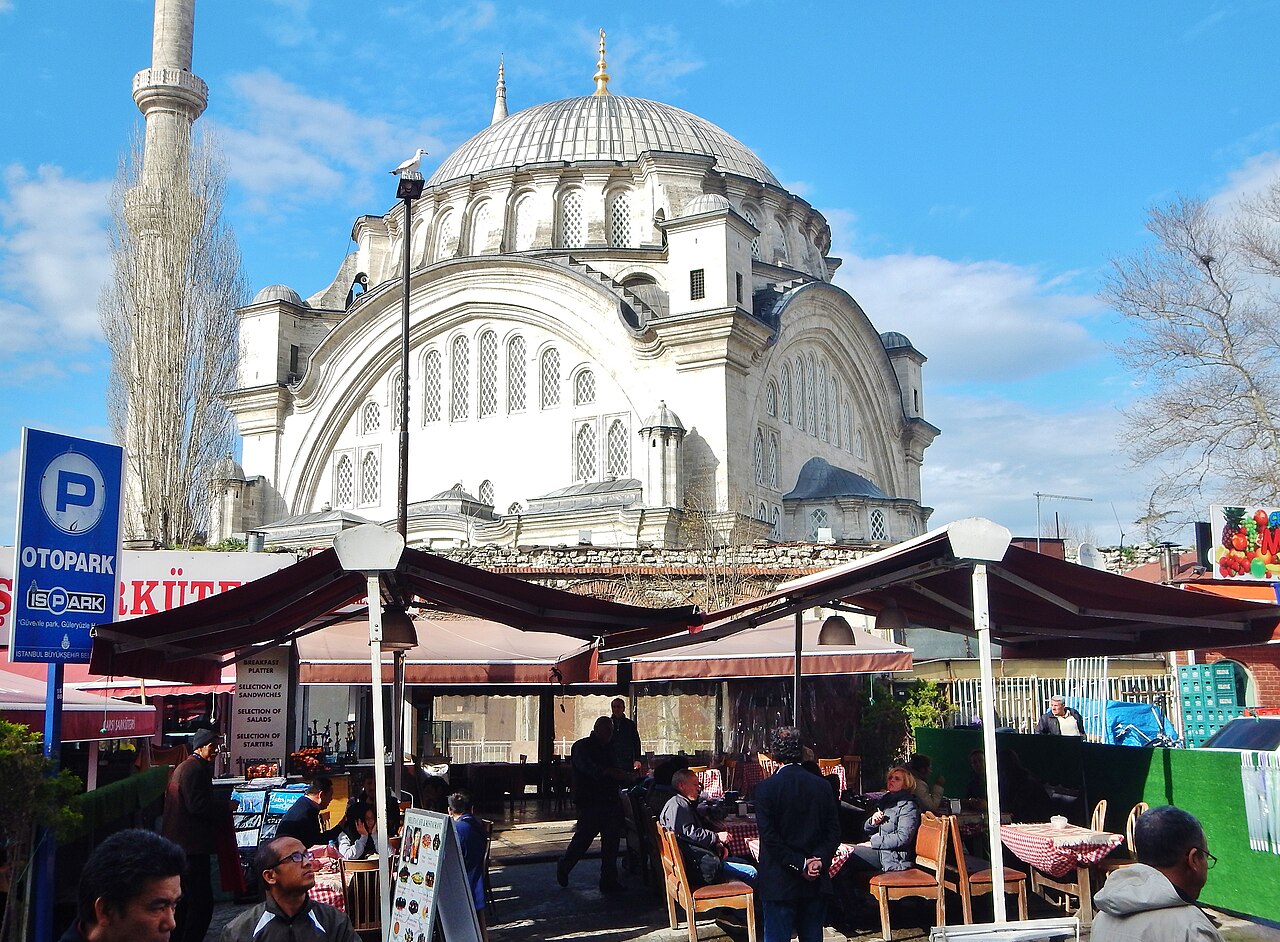 Nuruosmaniye Camii, Istanbul