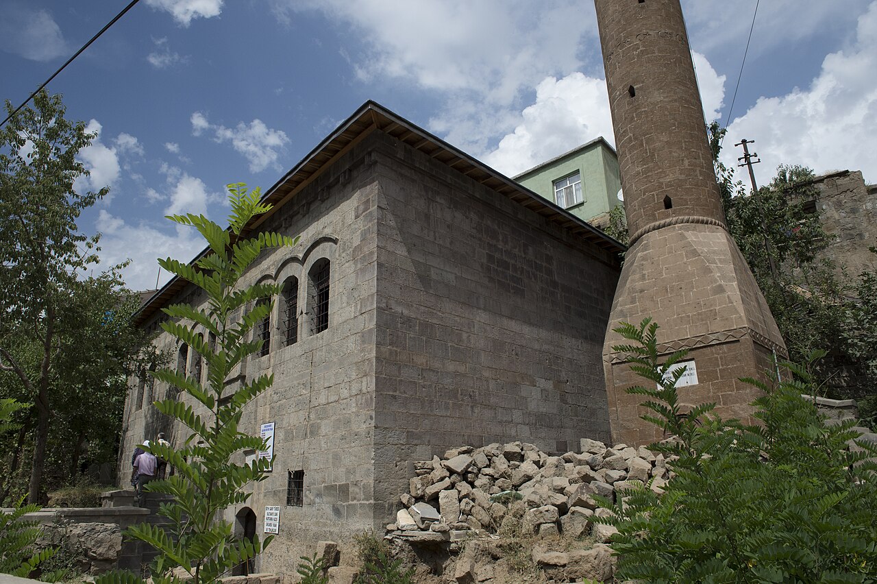 Şeyh Garip Türbesi, Bitlis