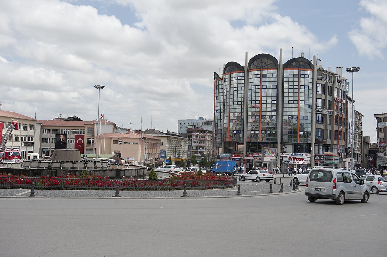 Sivas Cumhuriyet Meydanı, Sivas