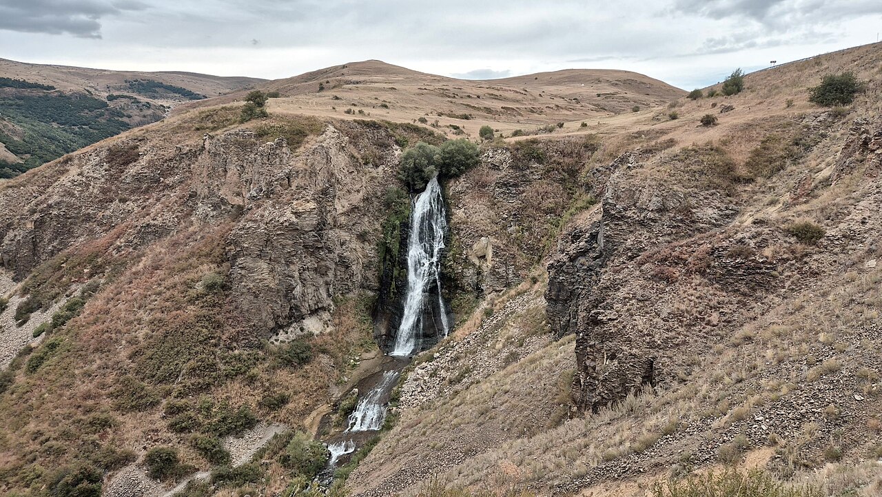 Susuz Şelalesi (Kelle Time), Kars