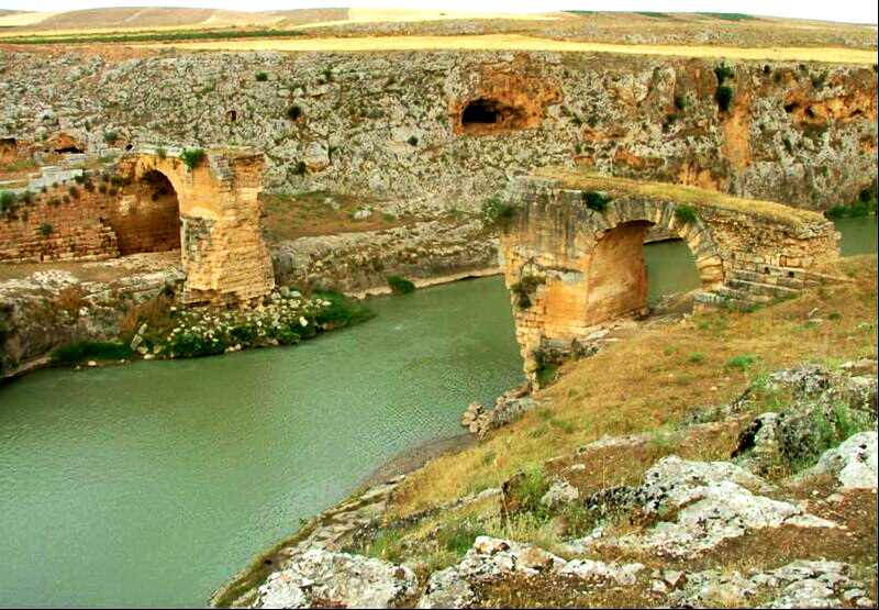Tarihi Kızılin Köprüsü, Adiyaman