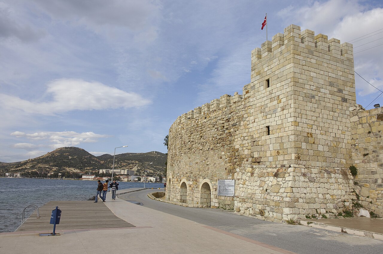 Beş Kapılar Kalesi, Izmir