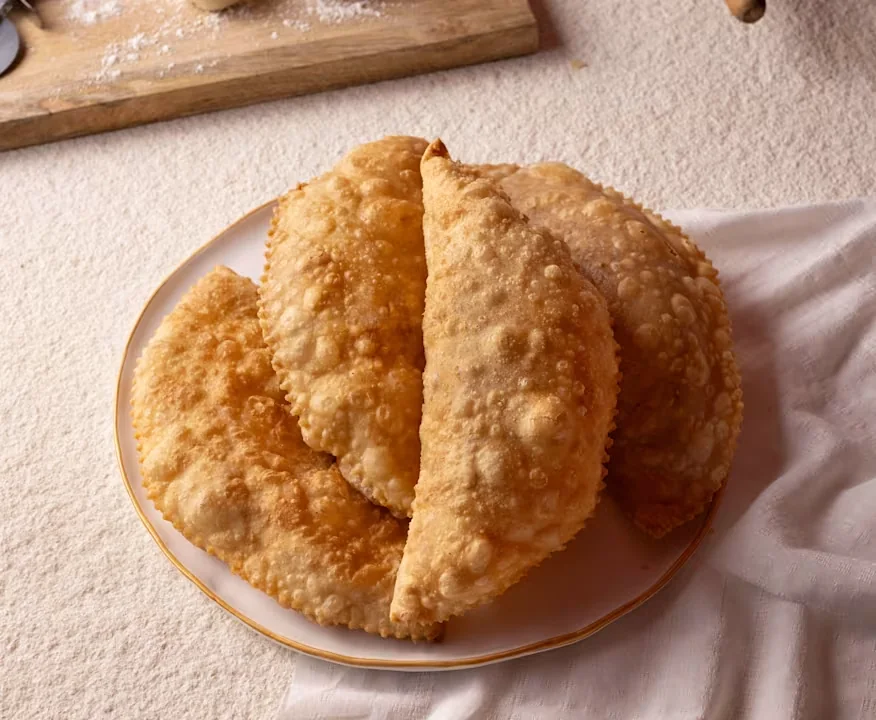 Çibörek (Çiğ Börek) - Eskişehir yöresel yemeği