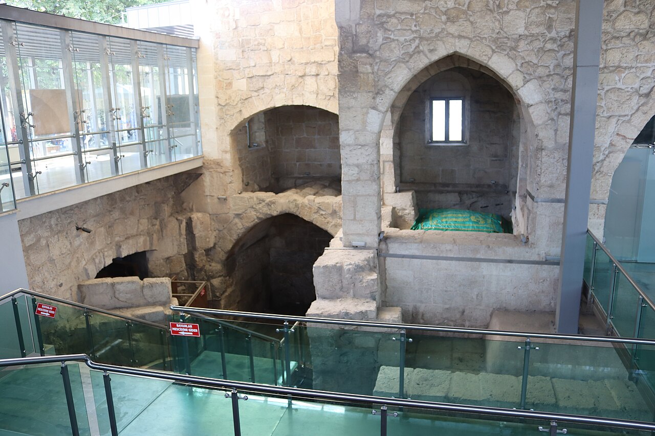 Danyal Peygamber Kabri (Makam Camii), Mersin