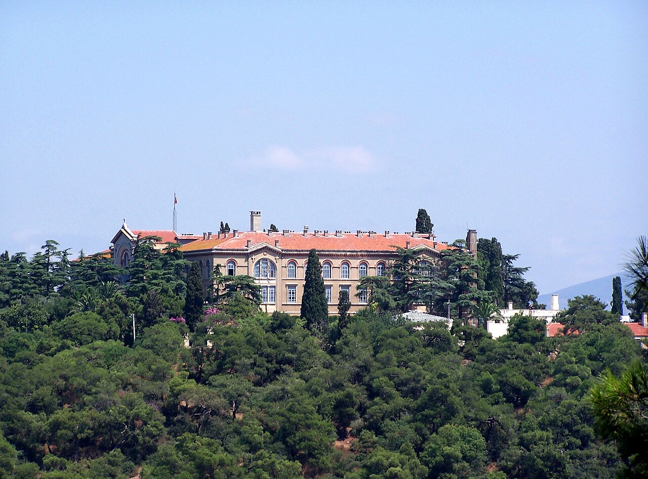 Heybeliada Ruhban Okulu, Istanbul